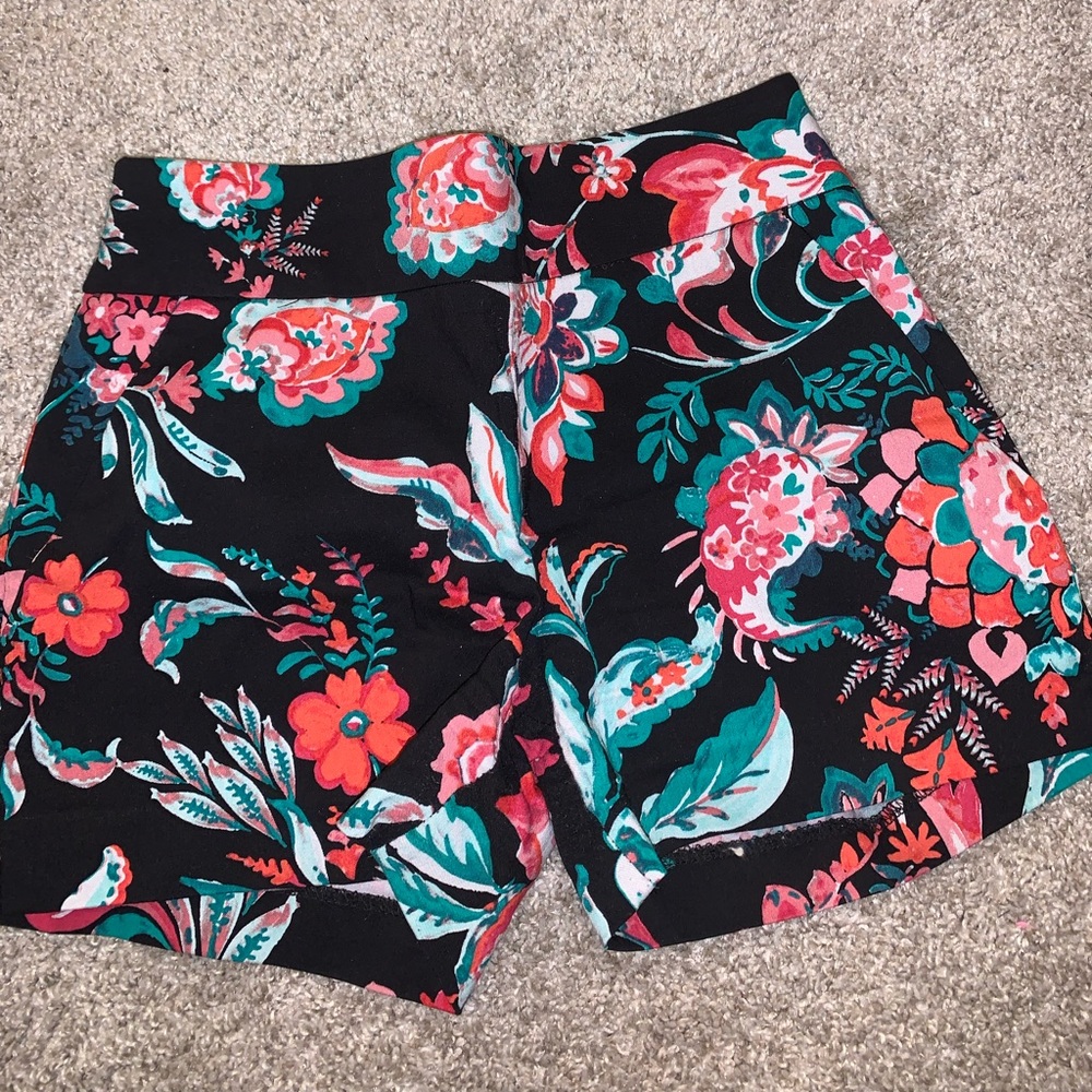 New York & Company Stretch Black & Red High Wist shorts size XS - Picture 5 of 8